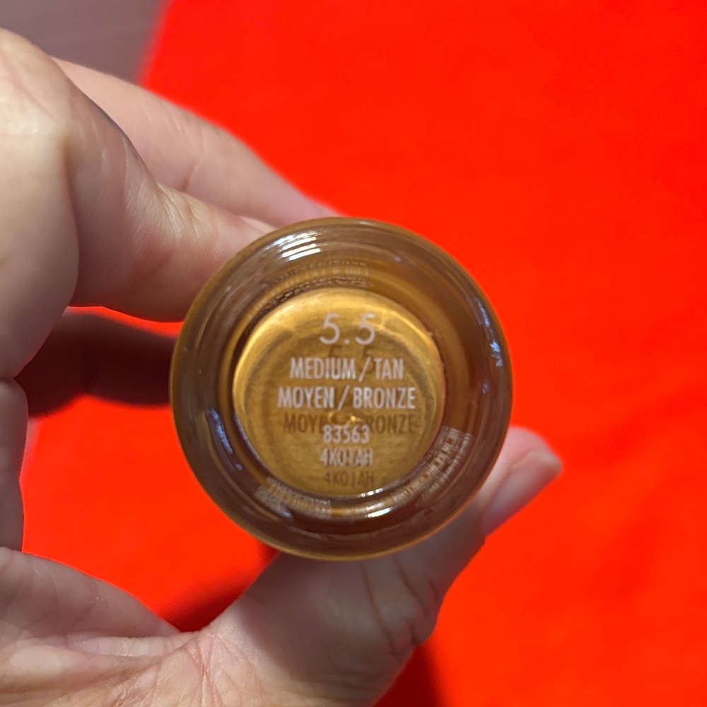 NEW ELF Halo Glow Liquid Filter - Medium/Tan - Picture 6 of 6